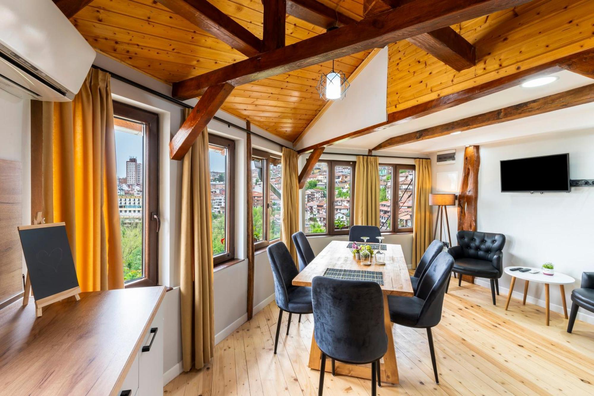 Bobevata Guest House - Floor 2 - Stunning View Old Town Veliko Tărnovo Exteriör bild